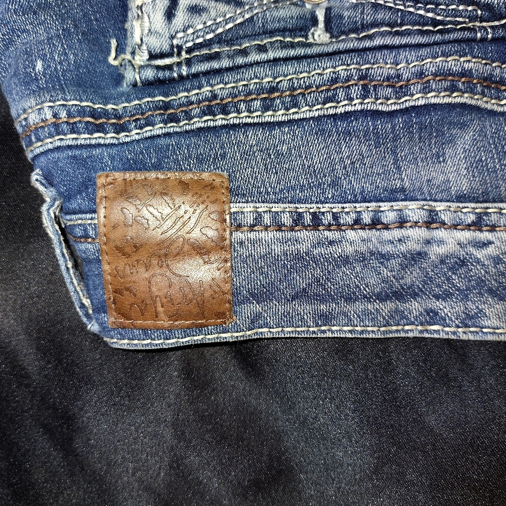Shorts - Picture 3 of 4